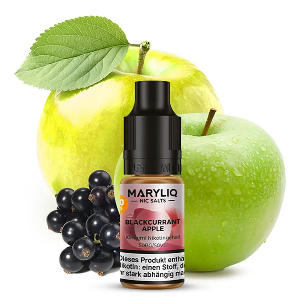 Maryliq Nikotinsalz Blackcurrant Apple Flasche vor grünem Apfel und Schwarze Johannisbeeren, mit Etikett und Nikotinwarnhinweis.